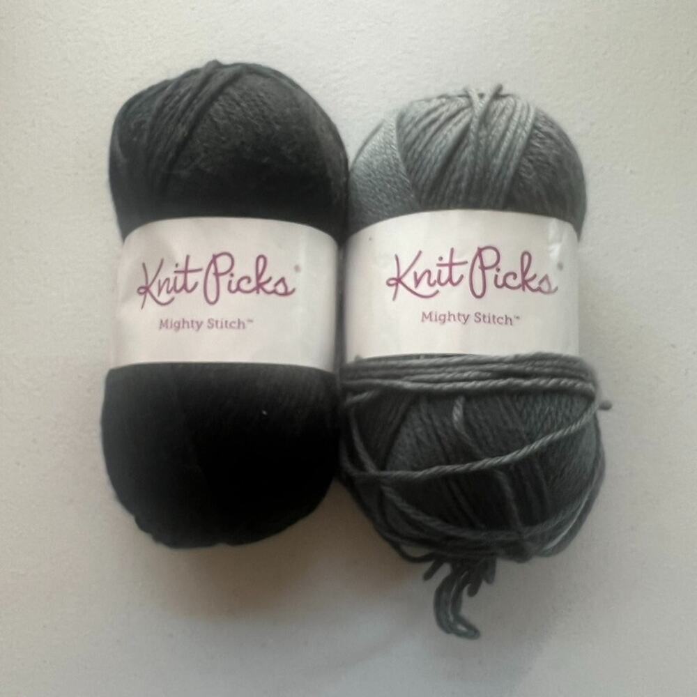 Knit Picks Mighty Stitch Worsted Yarn Lot of 2 Black And Ash